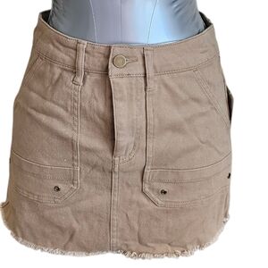 New! No Boundaries Khaki Cargo Mini Skirt – Frayed Hem Size S
